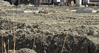 Ankara'da fabrika inşaatında korkutan kaza: Beton kolon vinç kabininin üzerine düştü