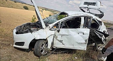 Ankara'da otomobil şarampole yuvarlandı: 3 yaralı
