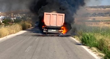 Ankara'da seyir halindeki tır alev aldı