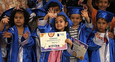 Anne Baba Çocuk Merkezi'ndeki minikler mezun oldu
