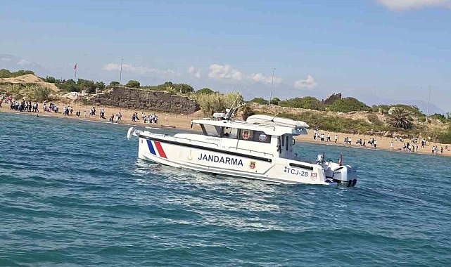 Antalya'da jandarmadan denizlerde denetim