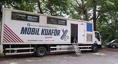 Antalya'da mobil kuaför tırı yaylalarda hizmet veriyor