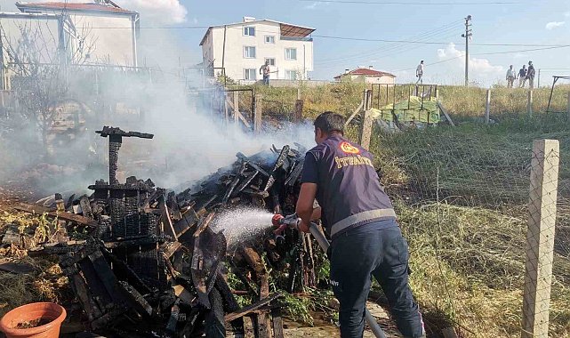 Arazideki odunların tutuşması sonucu yangın çıktı