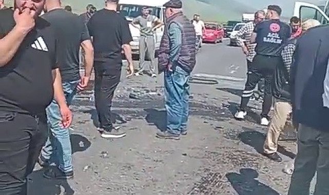 Ardahan'da otomobiller çarpıştı: 6 yaralı