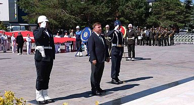 Atatürk'ün Erzincan'a gelişinin 107'nci yılı dolayısıyla tören düzenlendi