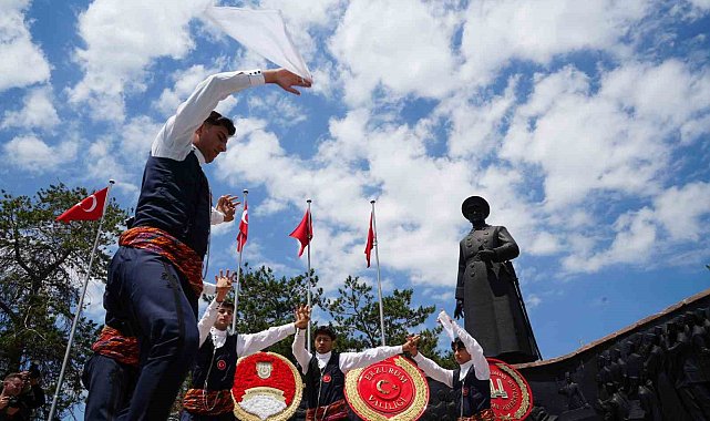 Atatürk'ün Erzurum'a gelişinin 107'nci yıl dönümü törenle kutlandı