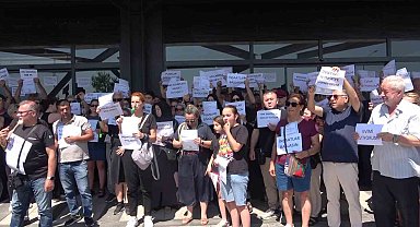 Atış Yapı mağdurları Downtown önünde toplandı: "Evimizi istiyoruz"