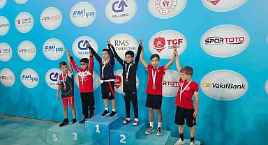 Aydınlı minik güreşçiler Türkiye Şampiyonası'ndan madalyayla döndü
