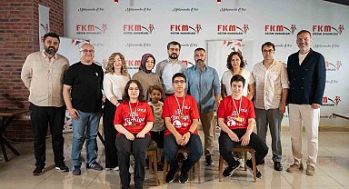 Aynı okuldan 3 Türkiye birincisi çıktı