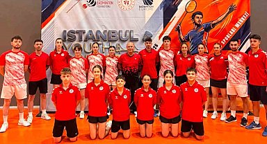 Badminton Süper Ligi'nin zirvesinde Erzincan ekipleri yer aldı