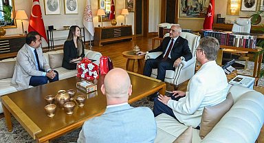 Bakan Ersoy'dan Bolşoy Tiyatrosu'nda tarihi başarıya imza atan Nilay Tahiroğlu'na tebrik