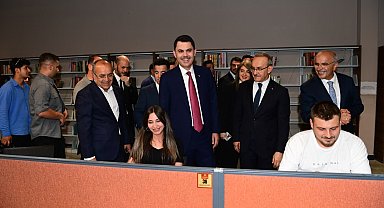 Bakan Murat Kurum, şehir kütüphanesini gezdi