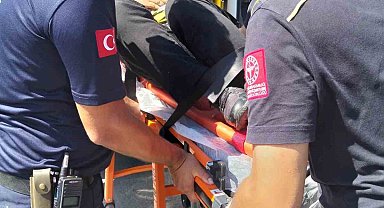 Balıkesir'de otomobile arkadan çarpan araçta 2 kişi yaralandı