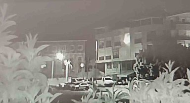 Balkonda oynayan çocuğun ateşle oyunu alt kattaki döşeme atölyesini küle çevirdi