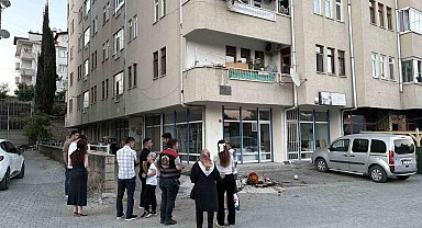 Balkondaki saksının aşırı ısınması sonrası çıkan yangını vatandaşlar söndürdü