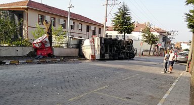 Balya'da akaryakıt dolu tanker devrildi