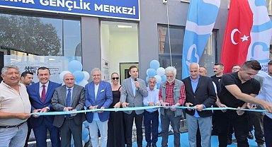 Bandırma'da gençlik merkezi hizmete açıldı