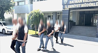 Batman'da pamuk yüklü iki tırda 112 kilo esrar ele geçirildi