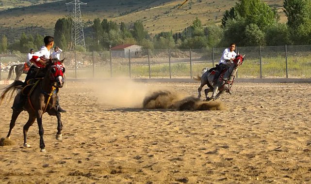 Bayburt'ta ciritçiler 15 Temmuz için sahaya çıktı