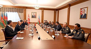 Baykar Yönetim Kurulu Başkanı Bayraktar, Azerbaycan Savunma Bakanı Hasanov'la görüştü