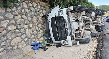 Beton mikseri devrildi: 1 ağır yaralı