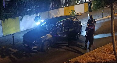 Beylikdüzü'nde 'dur' ihtarına uymayan 2 kişi yakalandı