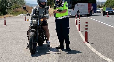 Bilecik'te motosiklet sürücülerine güvenli sürüş eğitimi