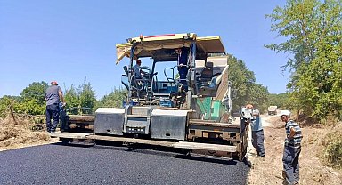 Bilecik'te Sarıdayı-Arapdede köy yolunda sıcak asfalt mesaisi başladı