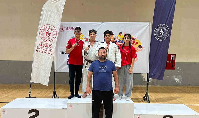 Bilecikli judocular yarı final biletini 4 madalyayla aldı