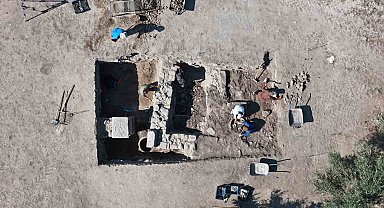 Bin 500 yıllık dibek ve bin 300 yıllık depo küpleri bulundu