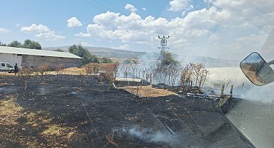 Bingölde çıkan yangın saman balyalarına sıçramadan söndürüldü