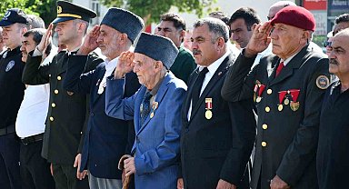 Birecik'in Kurtuluşunun 106. Yıl Dönümü 15 Temmuz Meydanı'nda düzenlenen törenle kutlandı
