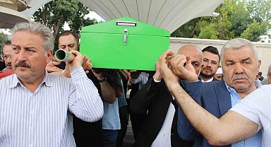 Bisikletten düşerek hayatını kaybeden özel kalem müdürü toprağa verildi