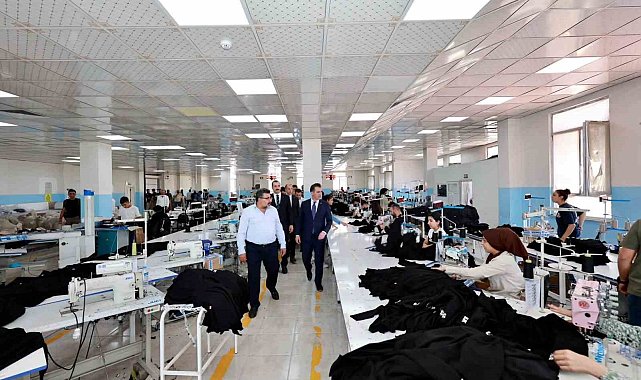 Bitlis Valisi Karakaya Güroymak'ta incelemelerde bulundu