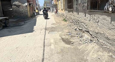 Bozuk yollar mahalleliyi isyan ettirdi