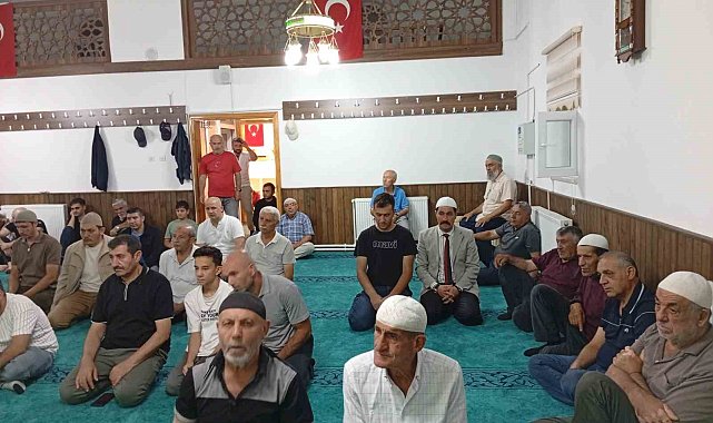 Bu cami yatsı namazlarında dolup taşıyor