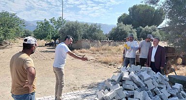 Buharkent'te bozulan sokaklarda kilit parke çalışması sürüyor