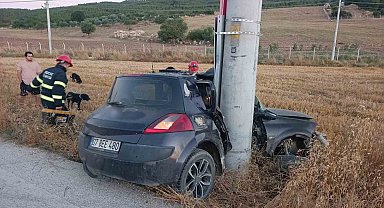 Burdur'da otomobil elektrik direğine çarptı: 1 yaralı