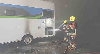 Burhaniye'de karavan yangını korkuttu
