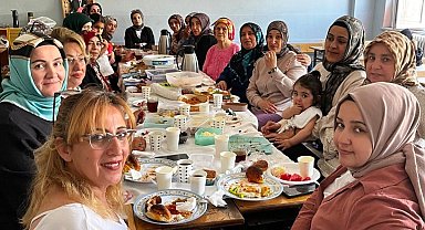 Burhaniyeli kadınların okuma yazma sevinci