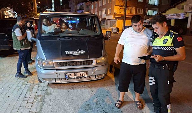Bursa polisinden 'Huzur' uygulaması: 1 kişi yakalandı, 24 sürücüye ceza yazıldı