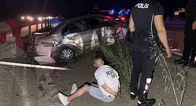 Bursa'da 100 kilometrelik kovalamaca bariyere çarpınca bitti