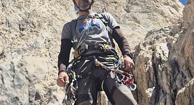 Bursalı dağcı, Cilo Dağı'nın zirvesinde kayboldu
