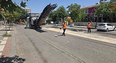 Büyükşehir Siverek merkezinde asfaltlama çalışması yaptı