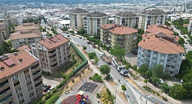 Büyükşehir Üçevler Mahallesi'nde asfalt yeniliyor