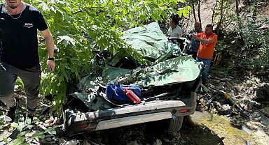 Çanakkale'de dere yatağına uçan araçtaki 2 kişi hayatını kaybetti