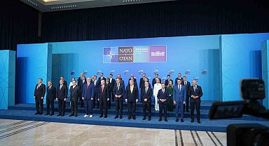 Çekya NATO'da iki liderle temsil edilen ilk ülke oldu