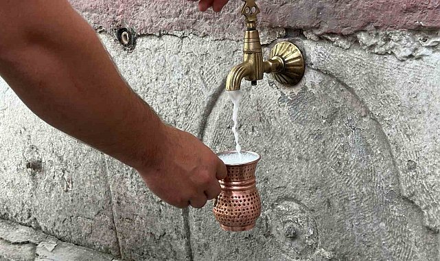 Çeşmelerden ayran aktı