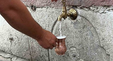 Çeşmelerden ayran aktı