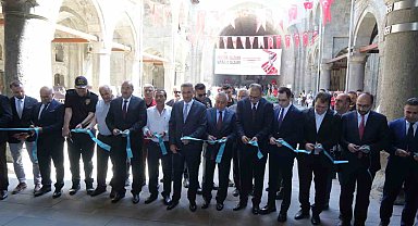 Çifte Minareli Medrese'de 15 Temmuz ruhunu yaşatan anlamlı sergi